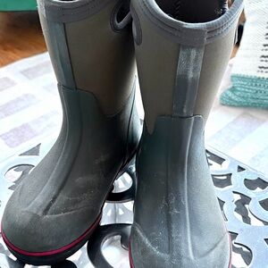 Bogs Kids Black and Red Boots